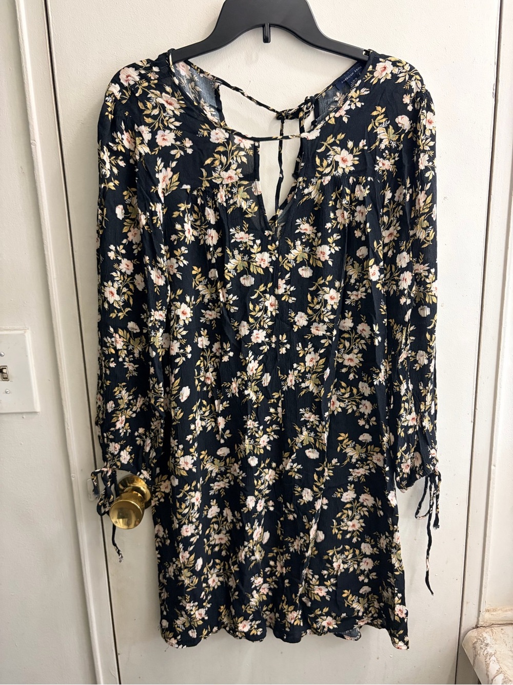 American Eagle Outfitters Black Floral Long-Sleeve Tie-Back Dress